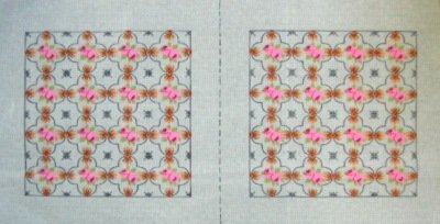 ADAMS104-Quatrefoil w RosesTable Runner & 2 Napkins Set