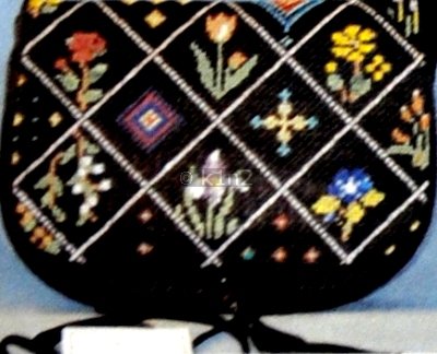SOPB040-FLOWER BED BLACK PURSE FLAP by Sophia Designs