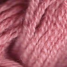 TW1933 RUSTY ROSE PERSIAN TAPESTRY WOOL