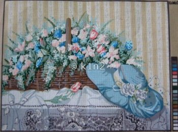 CDA12931-BASKET WITH HAT by Collection d'Art