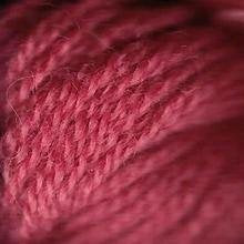 TW1931 RUSTY ROSE PERSIAN TAPESTRY WOOL